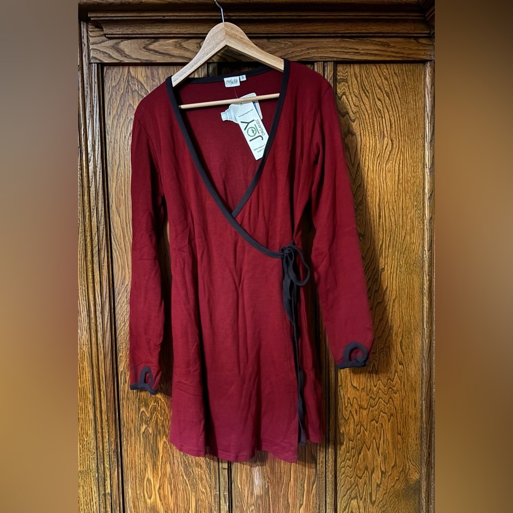 JOY ORGANIC deep red brown trim tunic wrap top dress. Long sleeve. NWT. Small.